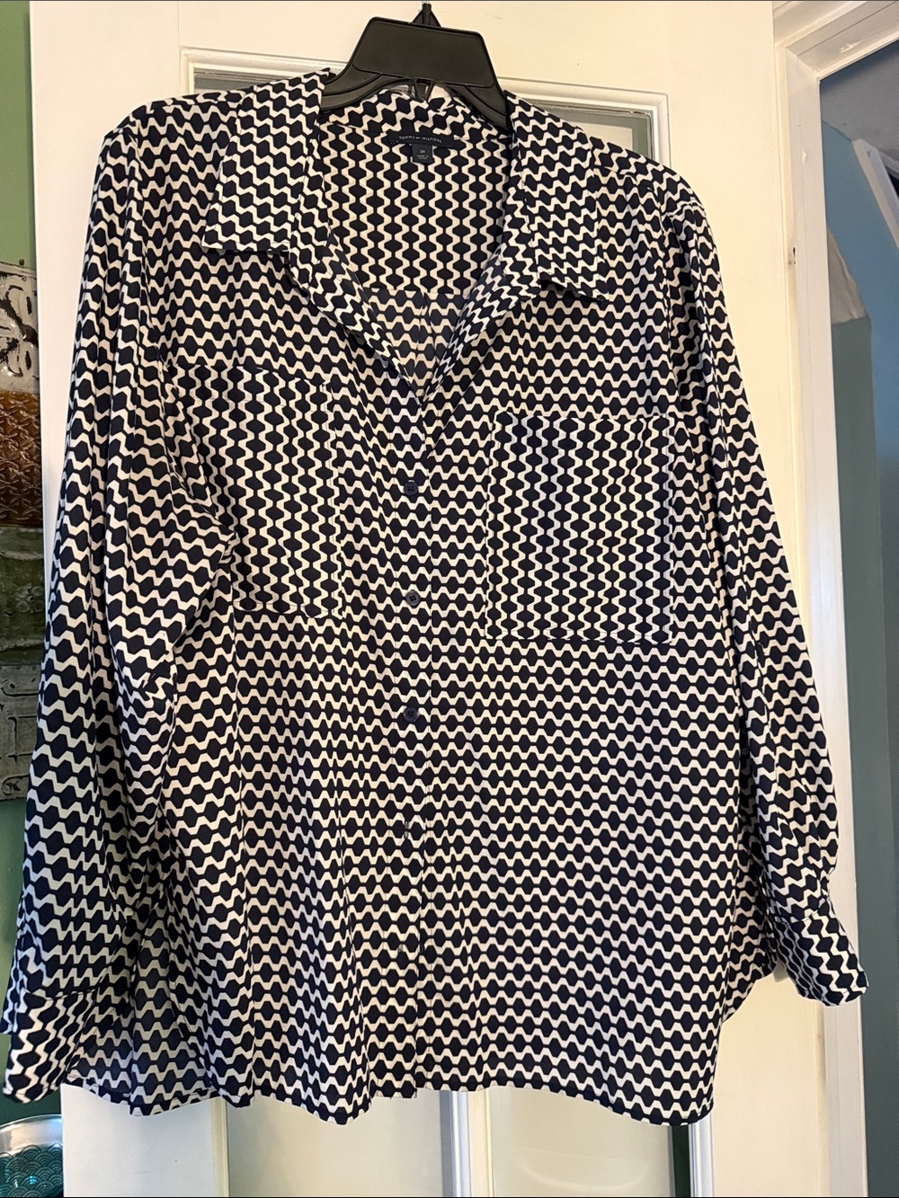 Tommy Hilfiger Black and White Wave-Print Button-Down Blouse